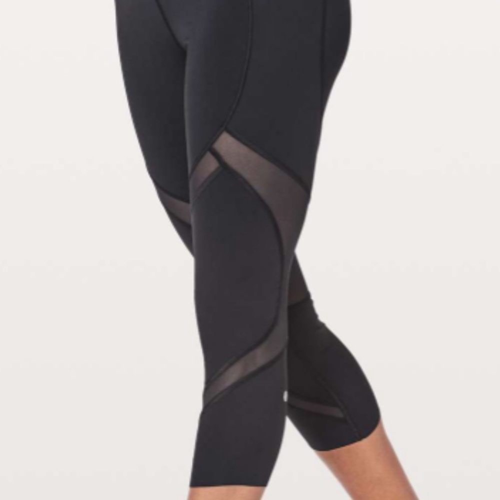 Lululemon On Pace Crop